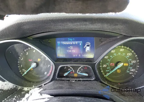 2013 Ford Focus Se z USA, uszkodzony, nr VIN 1FADP3K20DL276296